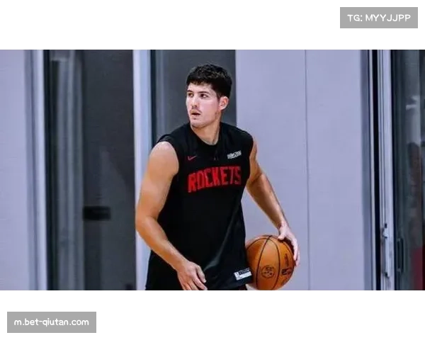 乌度卡:谢泼德仍在适应角色,我们期待他发挥优势 乌度卡:谢泼德仍在适应角色,我们期待他发挥优势