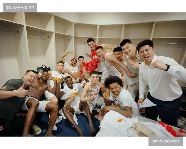 易建联经验丰富 广东东莞更衣室重要领袖